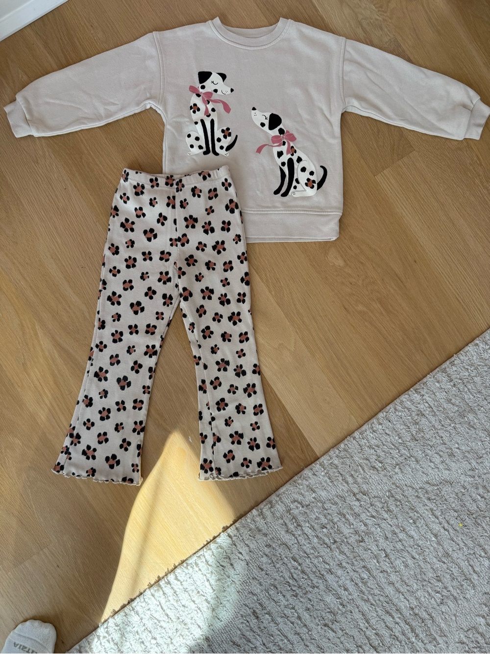 Wonder Nation Girl Dog Cream Set Size 5